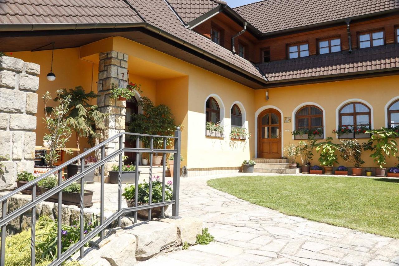 Apartman U Vagnera Dvůr Králové nad Labem Bagian luar foto